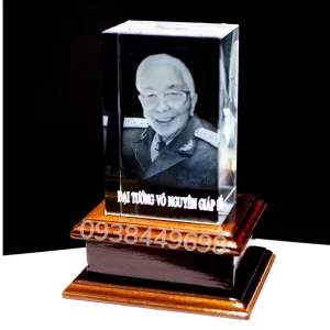 Pha lê 3D Laser - M13